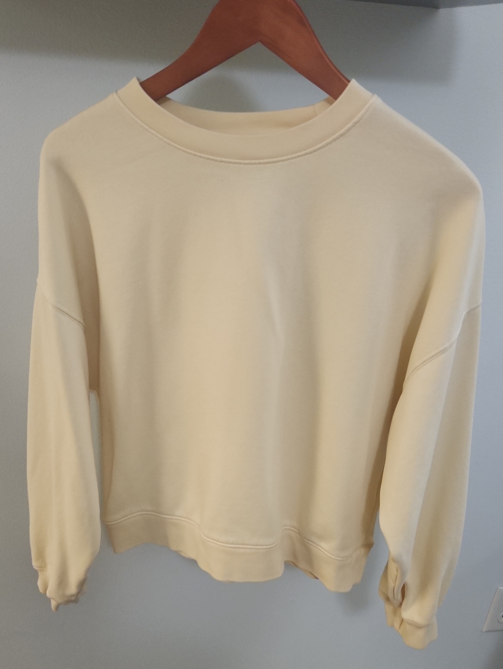 GAP Butter Yellow Pullover Sweatshirt